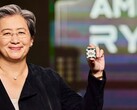 AMD CEO Lisa Su laat een Ryzen-processor zien. Haar salarispakket voor 2025 is verhoogd naar $33 miljoen. (Afbeeldingsbron: AMD)