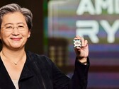 AMD CEO Lisa Su laat een Ryzen-processor zien. Haar salarispakket voor 2025 is verhoogd naar $33 miljoen. (Afbeeldingsbron: AMD)