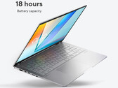 De Vivobook S 15 OLED (S5597QA) zou verkrijgbaar moeten zijn in Snapdragon X Plus en Snapdragon X Elite varianten. (Afbeeldingsbron: Roland Quandt & WinFuture)
