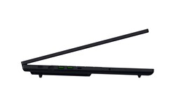 Razer Blade 18 gaming laptop zijaanzicht (Afbeelding bron: Razer PR)