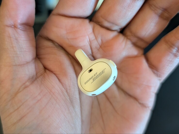 Close-up van de kant die buiten het oor komt