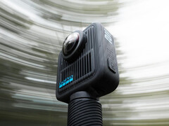 De GoPro Max 2 bovenop een officieel statiefaccessoire. (Afbeeldingsbron: via Igor Bogdanov)