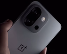 De OnePlus 13T, een compacte vlaggenschip-telefoon die eerder dit jaar werd gelanceerd. (Afbeeldingsbron: OnePlus)