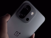 De OnePlus 13T, een compacte vlaggenschip-telefoon die eerder dit jaar werd gelanceerd. (Afbeeldingsbron: OnePlus)