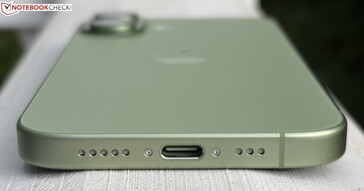 Onder: luidspreker, USB-C 2.0, microfoon
