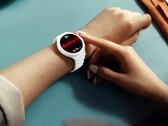 De Huawei Watch 6 Pro is verkrijgbaar met een optionele witte keramische kast.