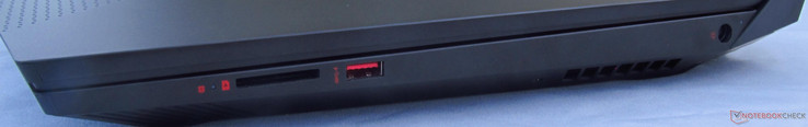 Rechterkant: SD kaartlezer, USB 3.0 (Gen 1) Type-A, DC in