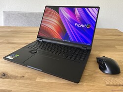 In review: Asus ProArt Studiobook 16 OLED. Testapparaat geleverd door Asus Duitsland.