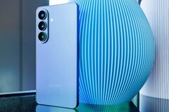 De Apple iPhone 17 en de afgebeelde Galaxy S26 behoren tot de modellen die profiteren van de trend naar premium-smartphones