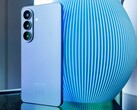 De Apple iPhone 17 en de afgebeelde Galaxy S26 behoren tot de modellen die profiteren van de trend naar premium-smartphones