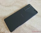 De Xperia 5 III is een van Sony's nieuwste smartphones die Android 13 krijgt. (Beeldbron: NotebookCheck)