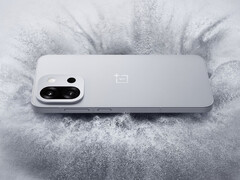 Het ontwerp van de achterkant van de OnePlus 13T zou de basis kunnen vormen voor de OnePlus 15 van dit jaar. (Afbeelding bron: OnePlus)