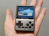 De GKD Pixel vertrouwt op een 4:3 en 2-inch scherm. (Afbeeldingsbron: Retro CN)