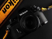 Nikon zou binnenkort in handen kunnen komen van de optische gigant EssilorLuxottica.