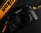 Nikon zou binnenkort in handen kunnen komen van de optische gigant EssilorLuxottica.