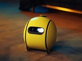 Samsung Ballie is zowel een mobiele beveiligingscamera als een projector.