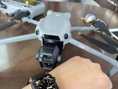 De DJI Air 3S zou de Air 2S en Air 3 op meerdere gebieden moeten verbeteren. (Afbeeldingsbron: @Quadro_News)