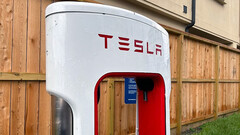 Tesla's Superchargers blijven vernield worden (afbeelding: KPRC Click2Houston)