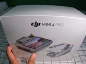 De DJI Mini 4 Pro is al uit de doos gehaald. (Afbeeldingsbron: Igor Bogdanov)