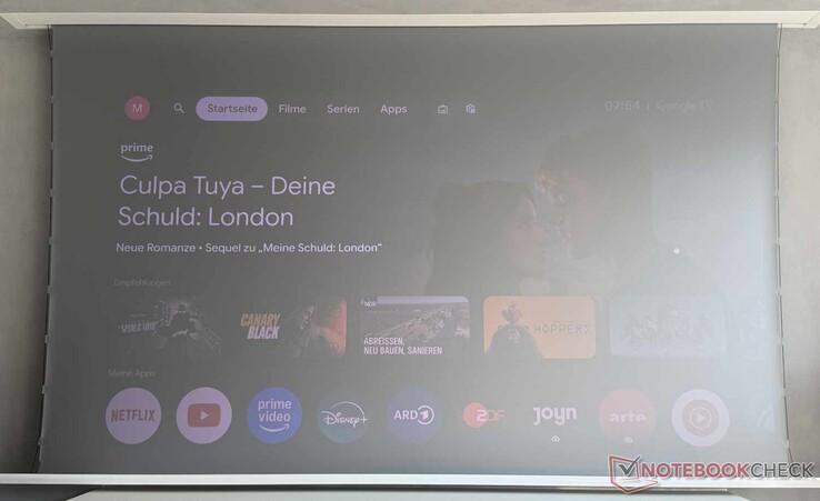 De Google TV-interface bij daglicht
