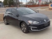 Een gebruikte 2016 Volkswagen e-Golf werd door een EV-georiënteerde YouTuber aan de tand gevoeld (Afbeelding: Out of Spec Reviews)