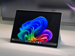 Microsoft Surface Pro OLED voor bedrijven (Afbeelding bron: Notebookcheck)