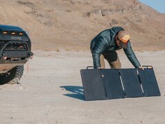 Het BioLite SolarPanel 100 heeft een 45 W USB-C poort om een gadget direct op te laden. (Afbeelding bron: BioLite)