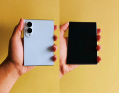 Uitgelekte Galaxy Z Fold 8 (het bredere model) en Fold 8 Ultra designmodellen.