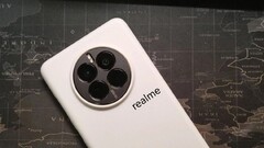 Een ontwerp van de Realme GT5 Pro gelekt. (Bron: Xiaoyu Review via Weibo)