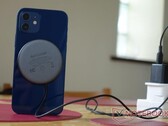 De nieuwe 15 draadloze oplader. (Bron: Notebookcheck)