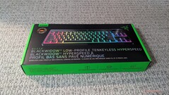 De BlackWidow V4 HyperSpeed TKL buitendoos