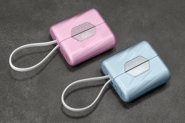 De Nimble Sharepower draagbare oplader is verkrijgbaar in twee kleuren in beperkte oplage (zie afbeelding).