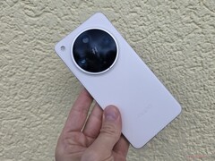 De Oppo Find X8 Ultra (afbeelding) heeft een maximale opslagcapaciteit van 1 TB, en dat kan ook voor de Find X9-serie gelden. (Afbeeldingsbron: Notebookcheck)