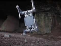 De Unitree A2 Stellar Hunter kan niet alleen dansen, maar ook tot 66 pond op zijn rug dragen. (Afbeeldingsbron: Untitree via YouTube) 