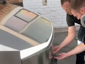 De handmatige kofferopening van de Cybertruck (afbeelding: zoolio/YT)