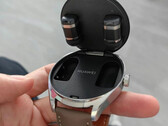 De Watch Buds lijken eerst bestemd voor een Chinese release. (Beeldbron: Weibo via @RODENT950)