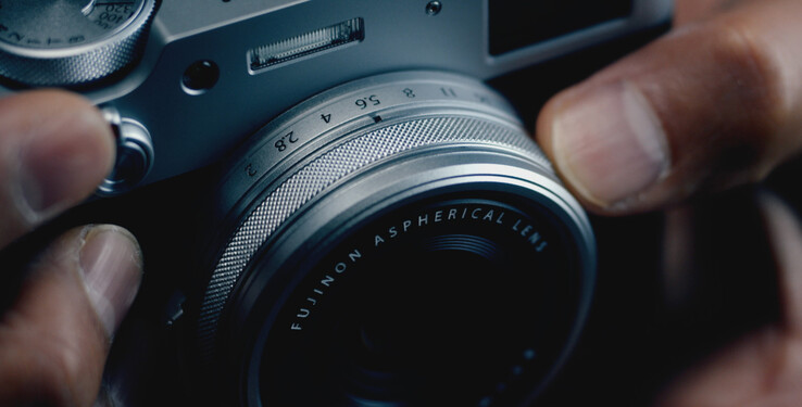 De prime lens met handmatige bediening is essentieel voor de aantrekkingskracht van de X100V (Afbeelding Bron: Fujifilm)