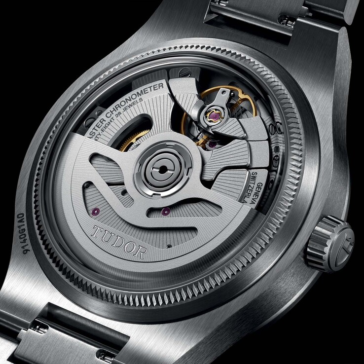 De Northflag wordt aangedreven door het Master Chronometer-gecertificeerde kaliber MT5652-U