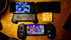 Abxylute M6 (linksboven), M4 (rechtsboven) en S9 (onder) gamecontrollers.