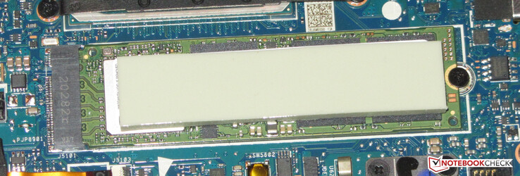 Een SSD dient als systeemschijf.