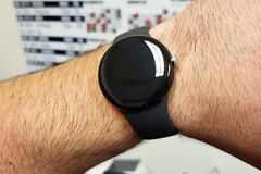 De Pixel Watch heeft een relatief klein display, ondanks de behuizing van 40 mm. (Afbeelding bron: u/tagtech1414)