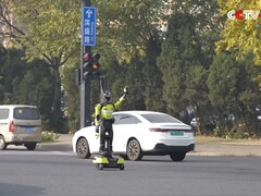 Hangxing Nr. 1 in actie (bron: CGTV+ via YouTube; bijgesneden screenshot)