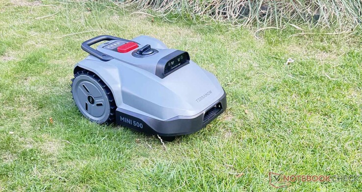 De TerraMow Mini 500 robotgrasmaaier in actie