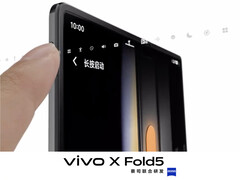 Vivo leunt zwaar op het Apple ecosysteem met de X Fold5. (Afbeelding bron: Vivo)
