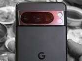 De Google Pixel 8 Pro hands-on livebeelden zijn uitgelekt in aanloop naar de lancering op 4 oktober. (Afbeeldingsbron: Facebook - bewerkt)
