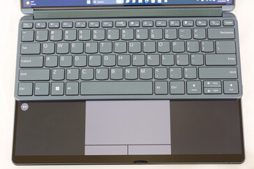 Als het toetsenbord langs de bovenrand is geplaatst, verschijnen automatisch de virtuele clickpad- en muistoetsen