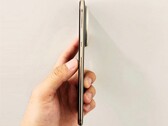 De Huawei Mate 70 Air is ongeveer een millimeter dikker dan de Apple iPhone Air. (Afbeeldingsbron: @Rodent950)