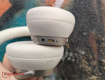 Links: Audio-aansluiting en USB-C