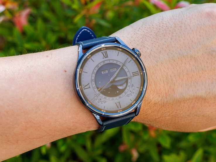 Xiaomi Watch S5 in de buitenlucht