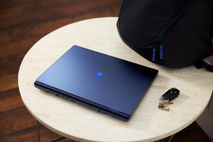 De Alienware Aurora 16 is 22,7 mm dik en weegt 2,57 kg. (Afbeeldingsbron: Dell)